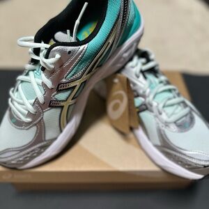 Asics Teal and Silver Men’s Athletic Running Shoes